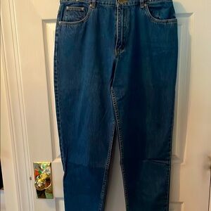 LL Bean Double L Classic lightweight 14 misses loose fit Jeans, Like new! Soft